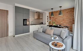 Chmielna Park - City Center & Parking By Downtown Apartments
